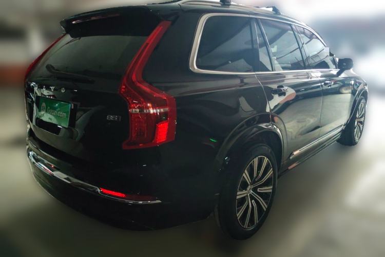 Used Volvo XC90 2023 B5 SmartDrive Luxury Edition 5 Seats Rear Right 45 Deg