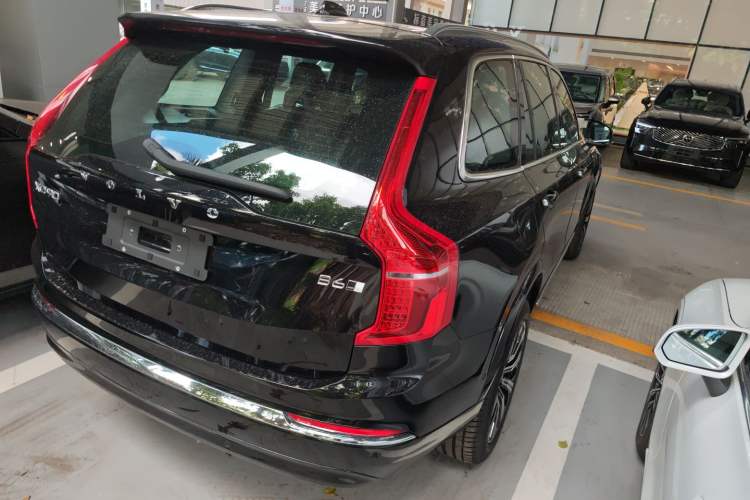 Used Volvo XC90 2023 B6 Zhiya Luxury 7-Seater Rear Right 45 Deg