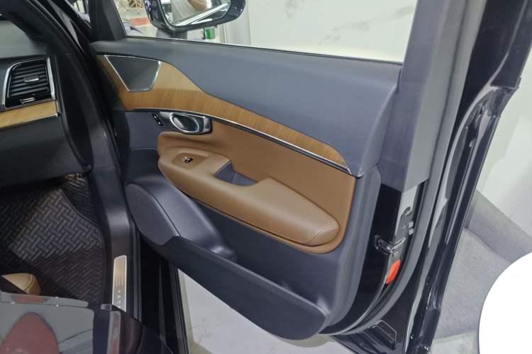Used Volvo XC90 2023 B6 Zhiyi Luxury Edition 7-Seater Right Front Door Interior