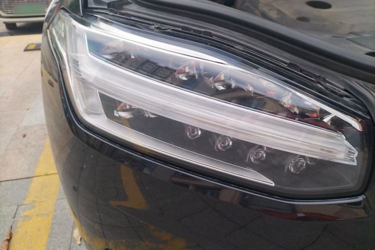 Used Volvo XC90 2023 B6 Zhiya Luxury 7-Seater Right Front Headlight