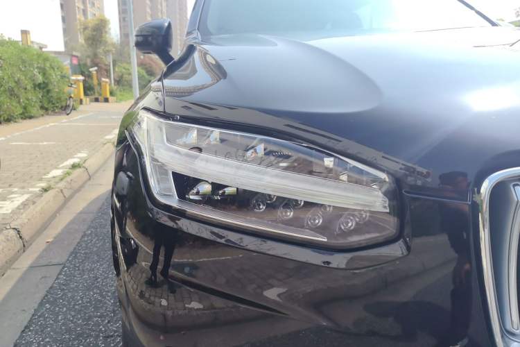 Used Volvo XC90 2023 B6 Zhiyi Luxury Edition 7-Seater Right Front Headlight