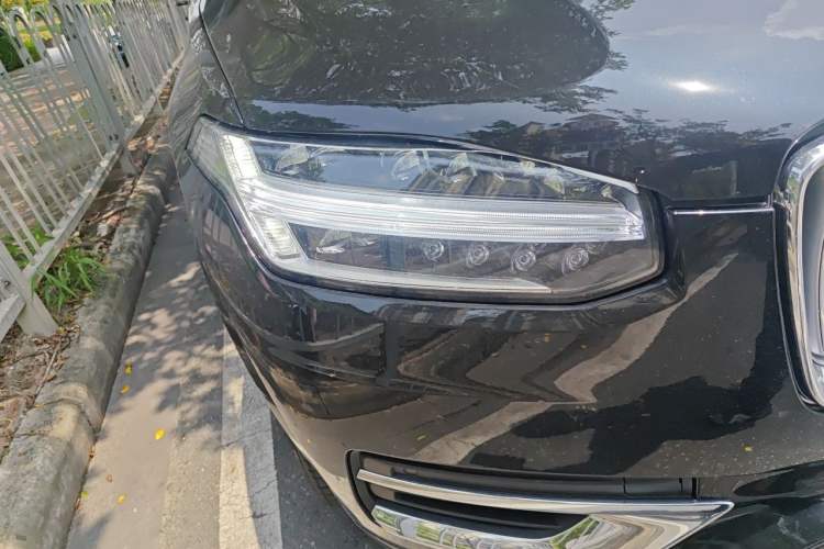 Used Volvo XC90 2023 B6 Zhiya Luxury 7-Seater Right Front Headlight