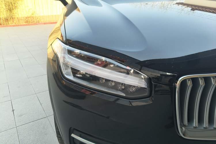 Used Volvo XC90 2023 B6 Zhiyi Luxury Edition 7-Seater Right Front Headlight