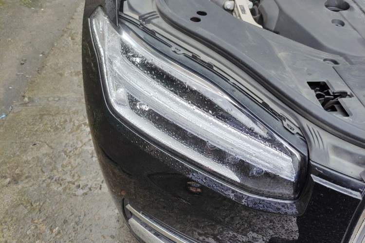 Used Volvo XC90 2023 B5 SmartDrive Luxury Edition 5 Seats Right Front Headlight