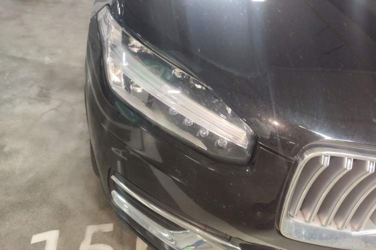 Used Volvo XC90 2023 B5 SmartDrive Luxury Edition 5 Seats Right Front Headlight