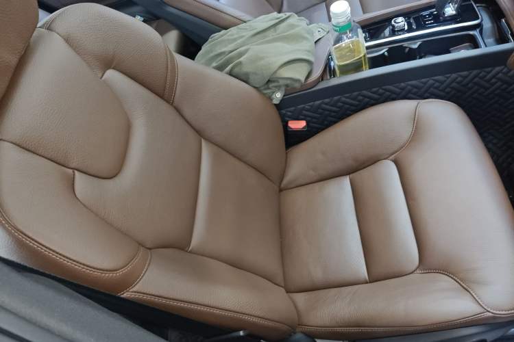 Used Volvo XC90 2023 B6 Zhiyi Luxury Edition 7-Seater Right Front Seat