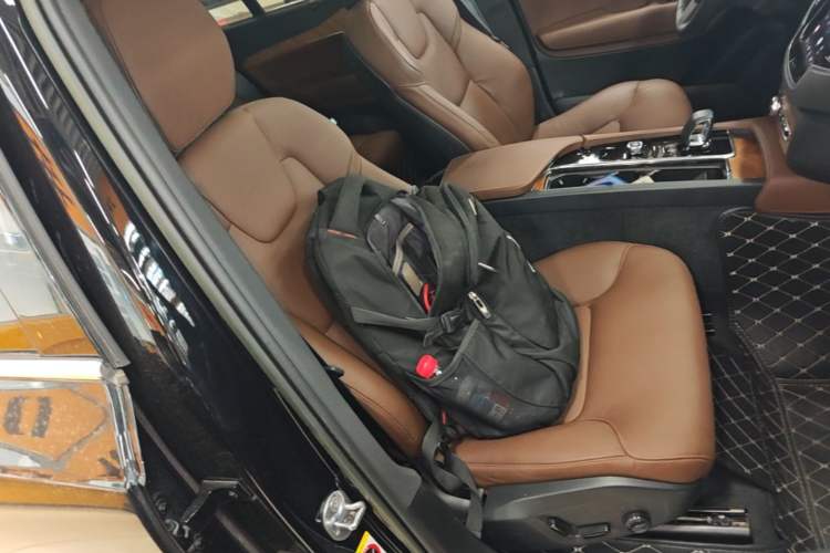 Used Volvo XC90 2023 B6 Zhiyi Luxury Edition 7-Seater Right Front Seat