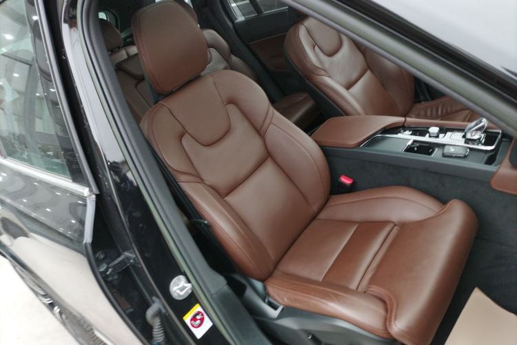 Used Volvo XC90 2023 B6 Zhiya Luxury 7-Seater Right Front Seat