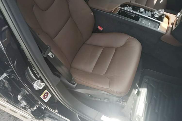 Used Volvo XC90 2023 B6 Zhiyi Luxury Edition 7-Seater Right Front Seat