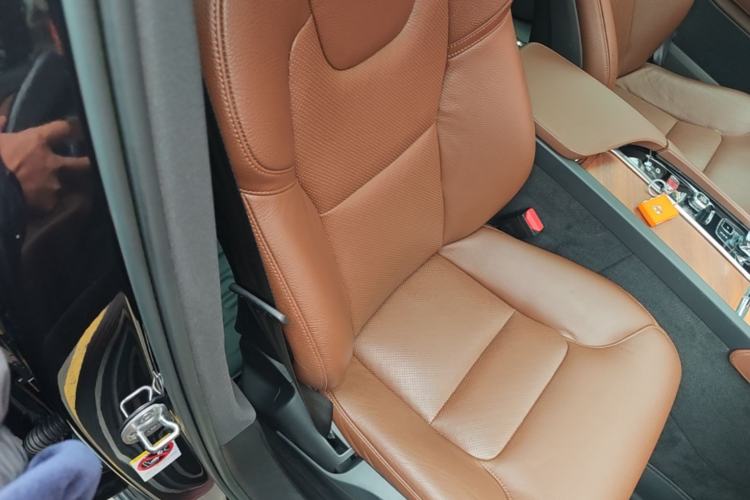 Used Volvo XC90 2023 B5 SmartDrive Luxury Edition 7 Seats Right Front Seat