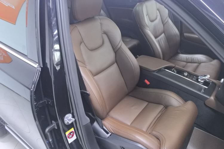 Used Volvo XC90 2023 B6 Zhiya Luxury 7-Seater Right Front Seat