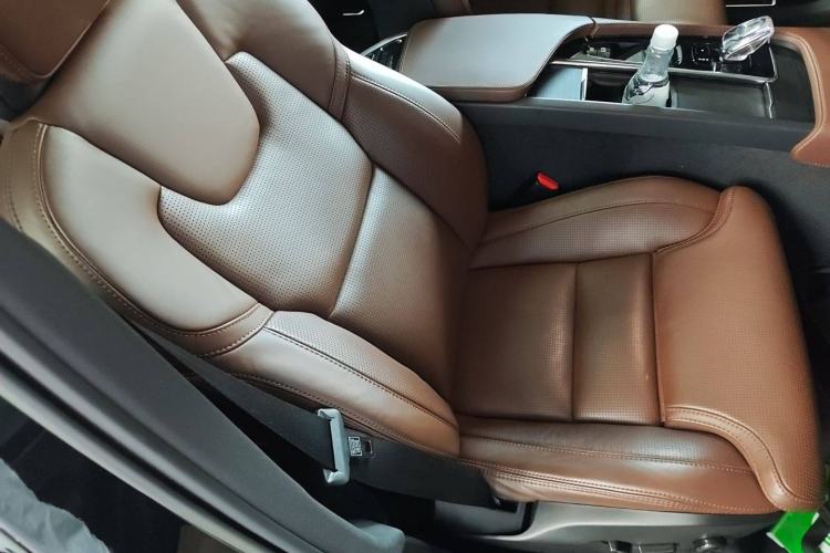 Used Volvo XC90 2023 B6 Zhiya Luxury 7-Seater Right Front Seat