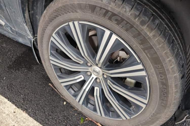 Used Volvo XC90 2023 B6 Zhiyi Luxury Edition 7-Seater Right Front Wheel Hub