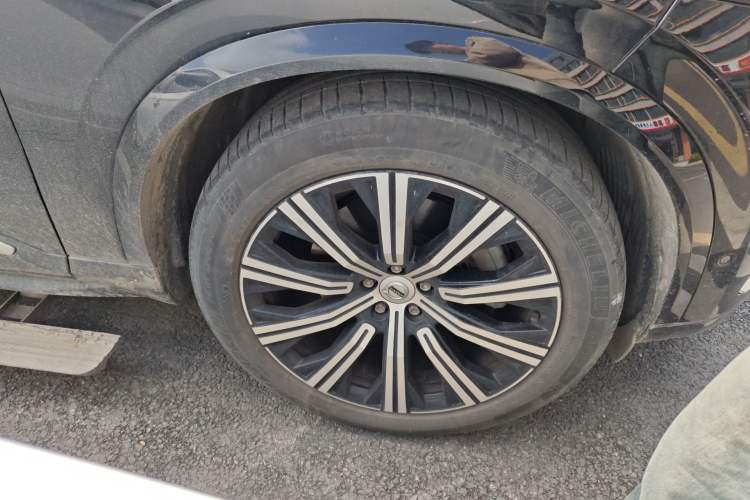 Used Volvo XC90 2023 B6 Zhiya Luxury 7-Seater Right Front Wheel Hub