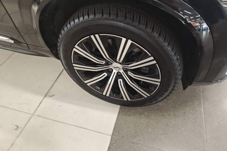 Used Volvo XC90 2023 B6 Zhiyi Luxury Edition 7-Seater Right Front Wheel Hub