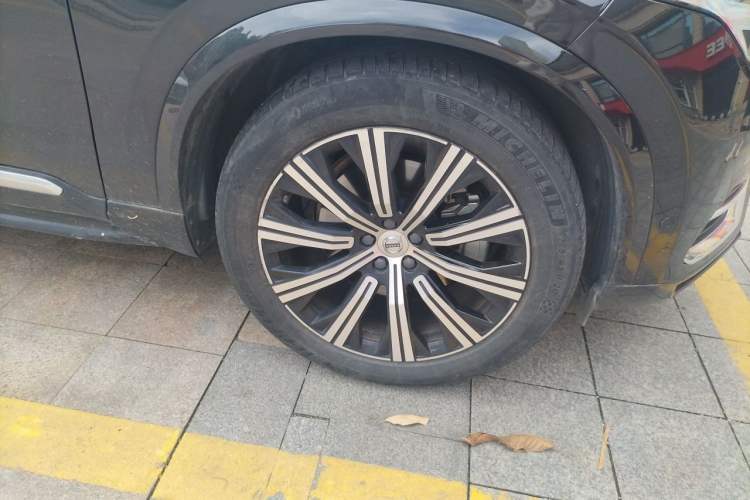 Used Volvo XC90 2023 B6 Zhiya Luxury 7-Seater Right Front Wheel Hub