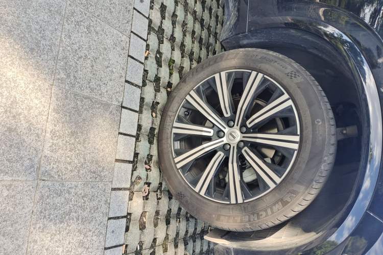 Used Volvo XC90 2023 B6 Zhiyi Luxury Edition 7-Seater Right Front Wheel Hub