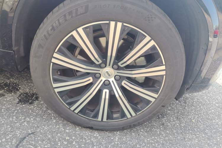 Used Volvo XC90 2023 B6 Zhiyi Luxury Edition 7-Seater Right Front Wheel Hub