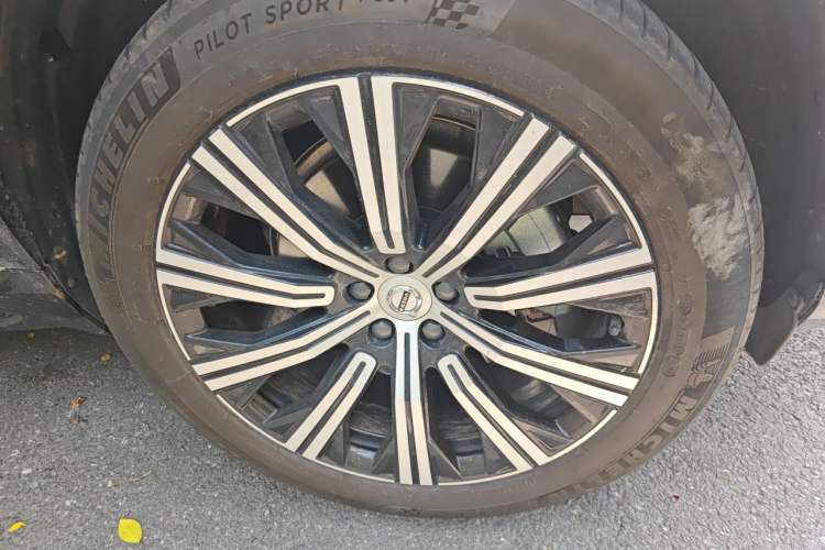 Used Volvo XC90 2023 B6 Zhiya Luxury 7-Seater Right Front Wheel Hub