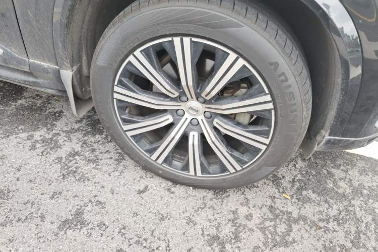 Used Volvo XC90 2023 B6 Zhiyi Luxury Edition 7-Seater Right Front Wheel Hub
