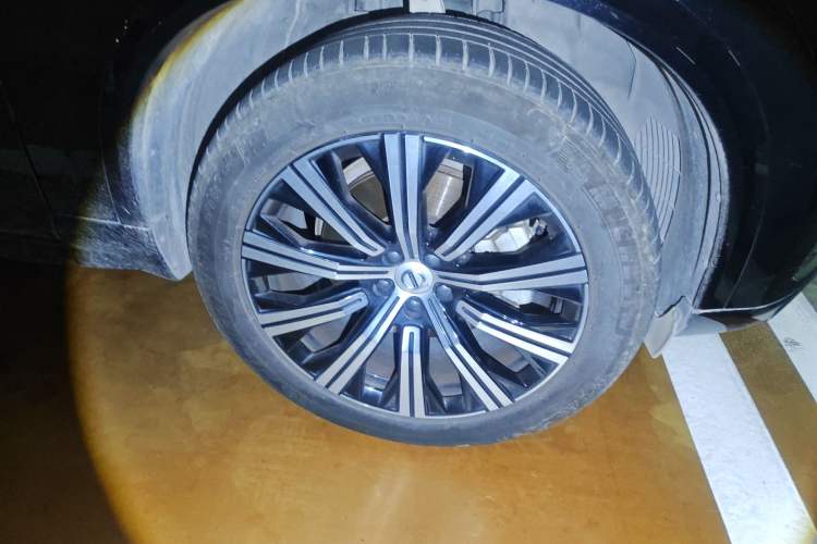 Used Volvo XC90 2023 B6 Zhiyi Luxury Edition 7-Seater Right Front Wheel Hub