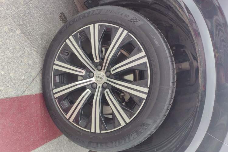 Used Volvo XC90 2023 B6 Zhiyi Luxury Edition 7-Seater Right Front Wheel Hub