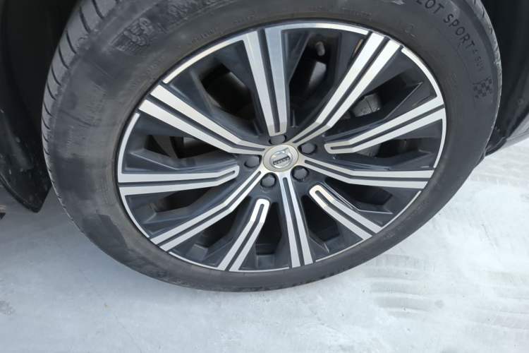 Used Volvo XC90 2023 B6 Zhiyi Luxury Edition 7-Seater Right Front Wheel Hub