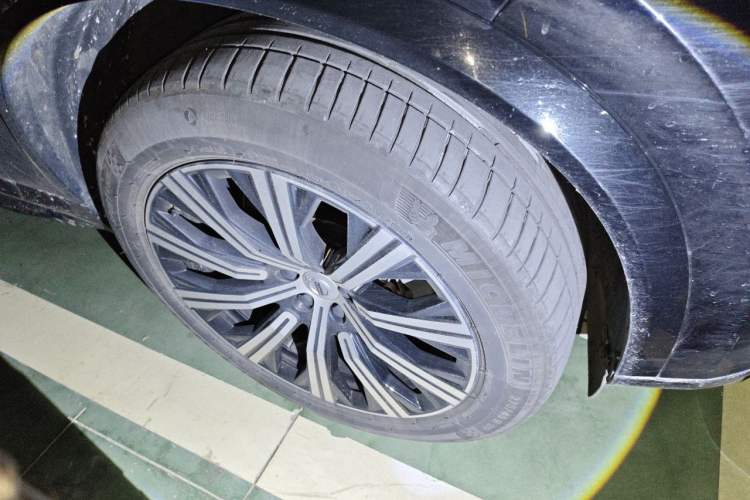 Used Volvo XC90 2023 B6 Zhiyi Luxury Edition 7-Seater Right Front Wheel Hub