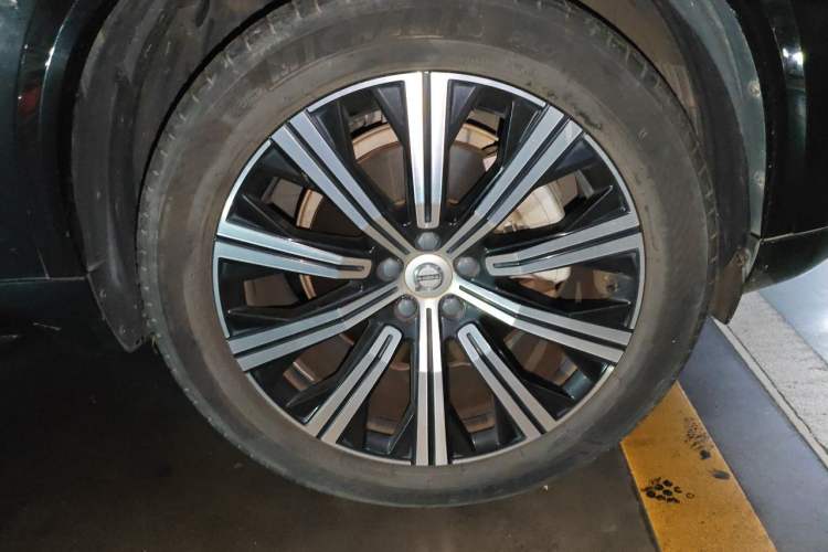 Used Volvo XC90 2023 B6 Zhiyi Luxury Edition 7-Seater Right Front Wheel Hub
