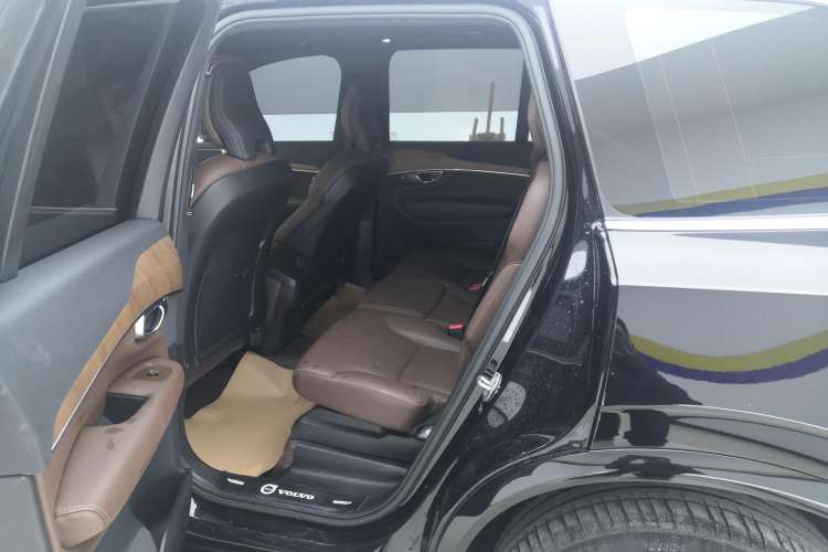Used Volvo XC90 2023 B5 SmartDrive Luxury Edition 5 Seats Right Rear Seat