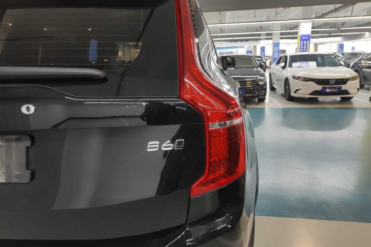 Used Volvo XC90 2023 B6 Zhiyi Luxury Edition 7-Seater Right Rear Taillight