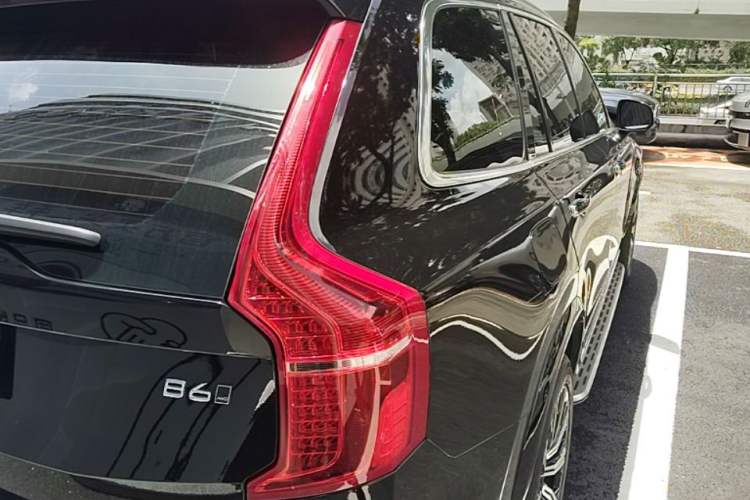 Used Volvo XC90 2023 B6 Zhiyi Luxury Edition 7-Seater Right Rear Taillight