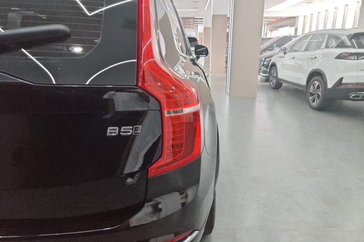 Used Volvo XC90 2023 B5 SmartDrive Luxury Edition 7 Seats Right Rear Taillight