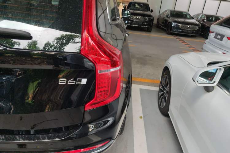 Used Volvo XC90 2023 B6 Zhiya Luxury 7-Seater Right Rear Taillight