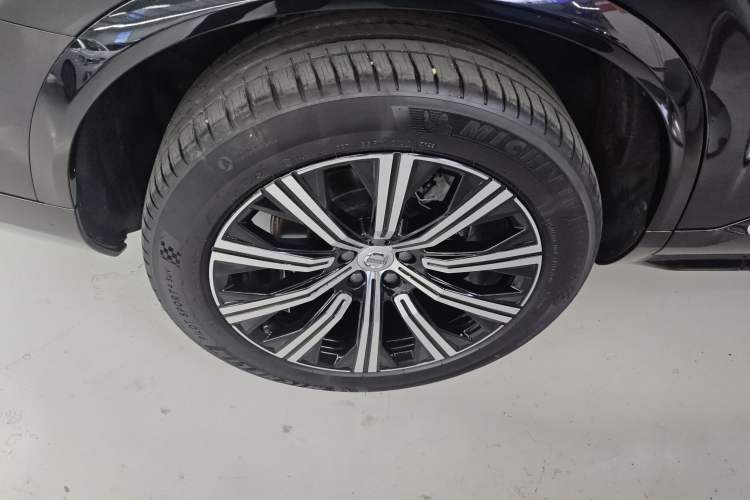 Used Volvo XC90 2023 B6 Zhiyi Luxury Edition 7-Seater Right Rear Wheel Hub