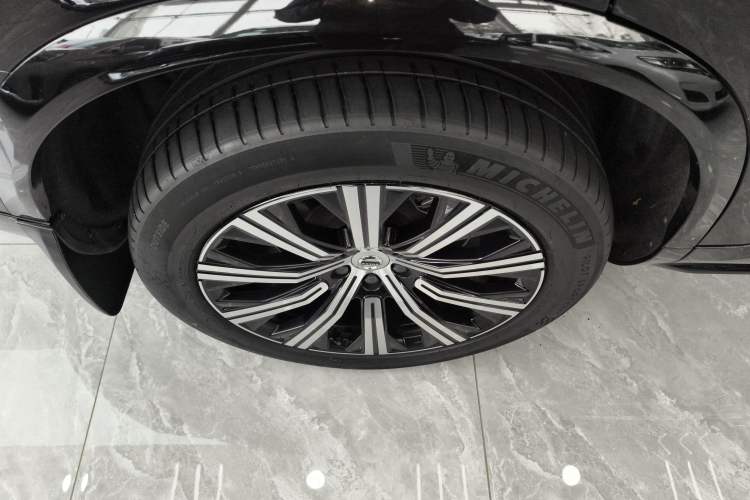 Used Volvo XC90 2023 B6 Zhiyi Luxury Edition 7-Seater Right Rear Wheel Hub