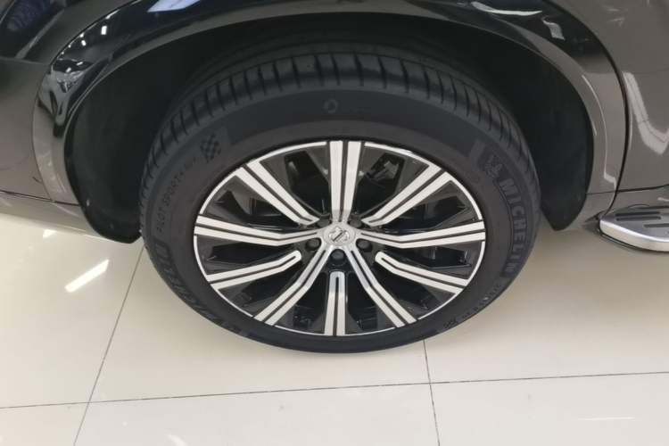 Used Volvo XC90 2023 B6 Zhiyi Luxury Edition 7-Seater Right Rear Wheel Hub