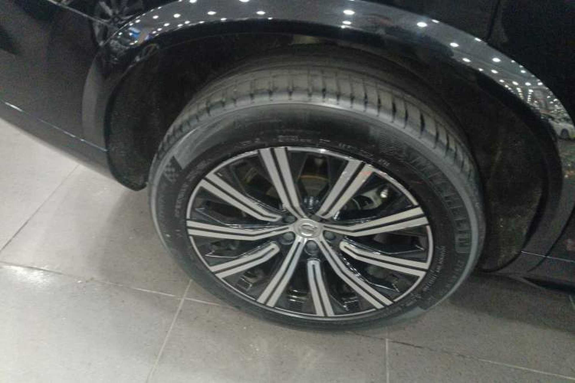 Used Volvo XC90 2023 B5 SmartDrive Luxury Edition 7 Seats Right Rear Wheel Hub