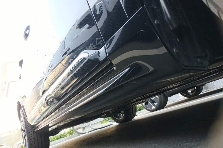 Used Volvo XC90 2023 B6 Zhiya Luxury 7-Seater Right Side Sill