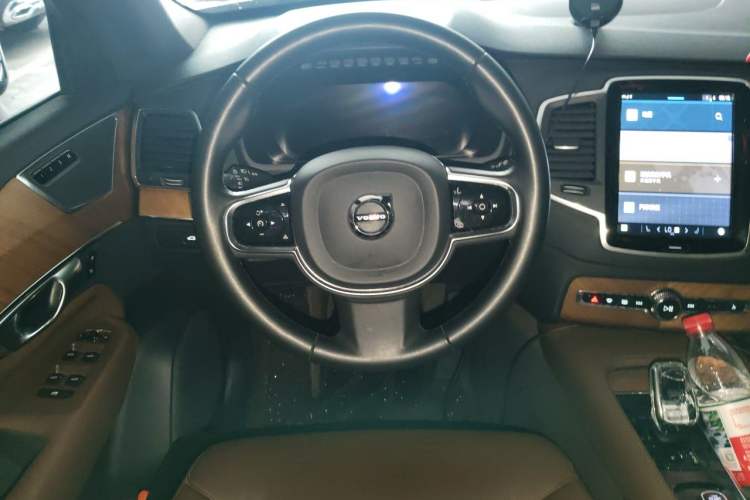 Used Volvo XC90 2023 B5 SmartDrive Luxury Edition 5 Seats Steering Wheel