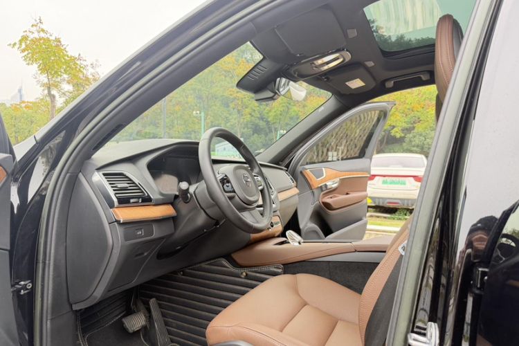 Used Volvo XC90 2023 B6 Zhiyi Luxury Edition 7-Seater Steering Wheel