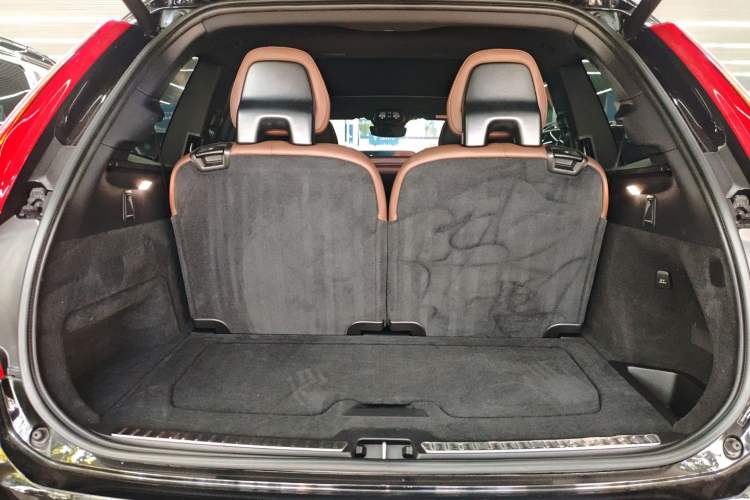 Used Volvo XC90 2023 B6 Zhiyi Luxury Edition 7-Seater Trunk