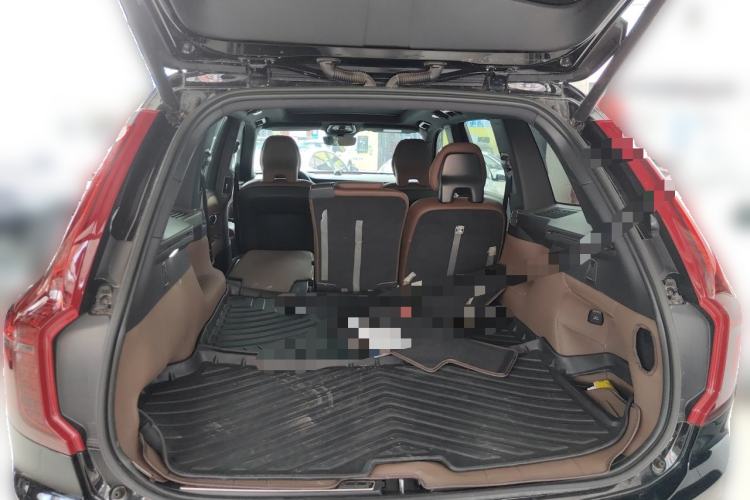 Used Volvo XC90 2023 B5 SmartDrive Luxury Edition 5 Seats Trunk