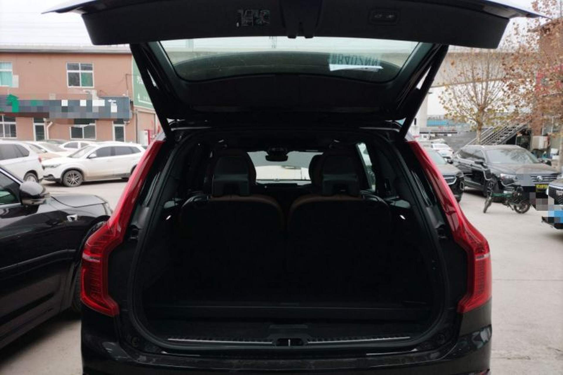 Used Volvo XC90 2023 B6 Zhiya Luxury 7-Seater Trunk