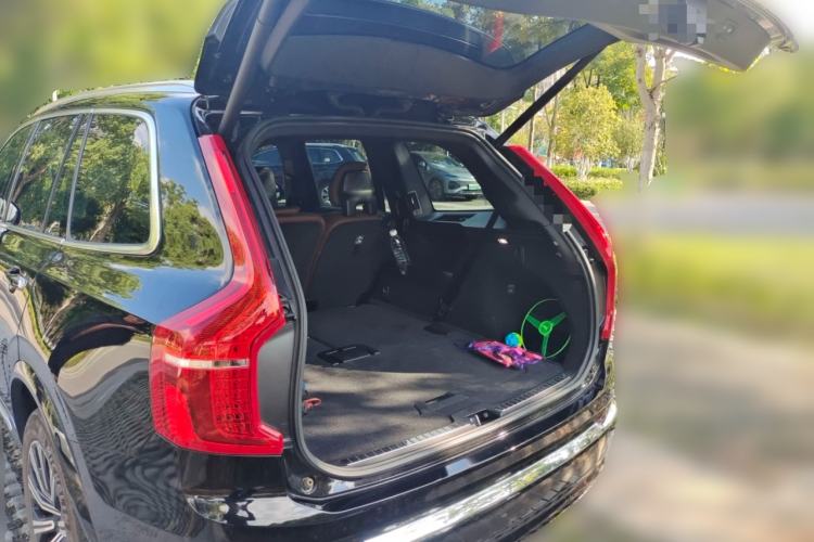 Used Volvo XC90 2023 B6 Zhiyi Luxury Edition 7-Seater Trunk