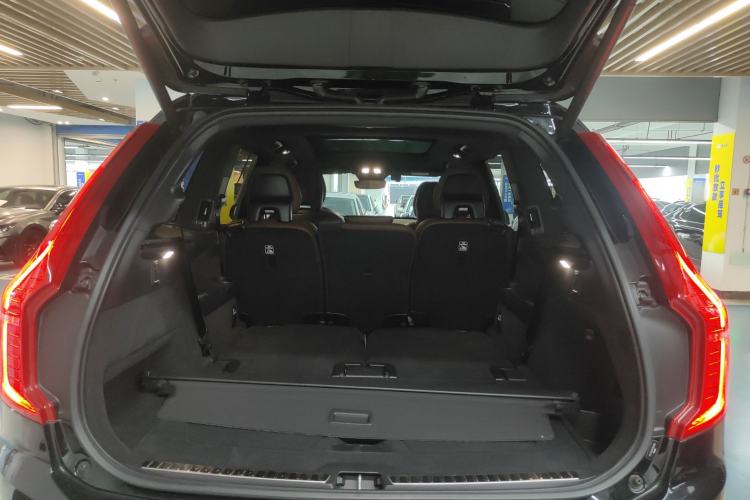 Used Volvo XC90 2023 B6 Zhiyi Luxury Edition 7-Seater Trunk