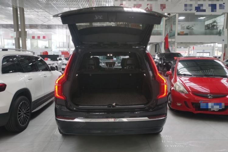 Used Volvo XC90 2023 B6 Zhiyi Luxury Edition 7-Seater Trunk
