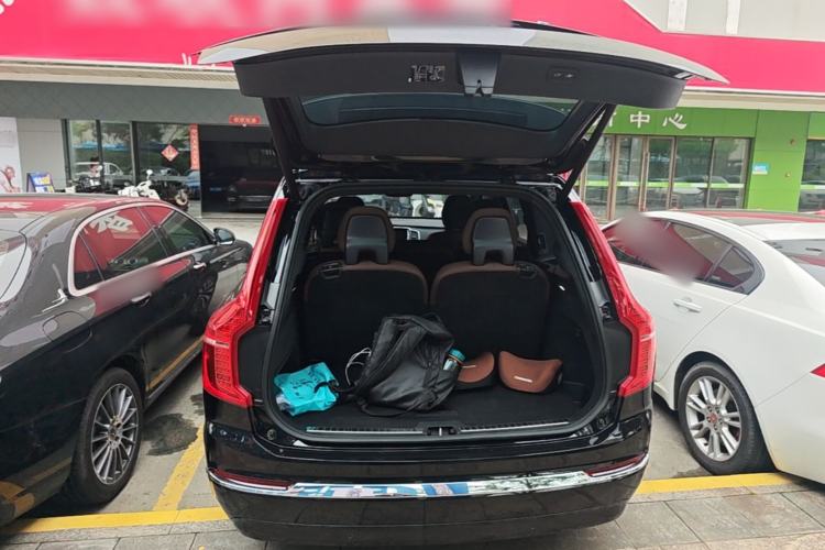 Used Volvo XC90 2023 B5 SmartDrive Luxury Edition 7 Seats Trunk