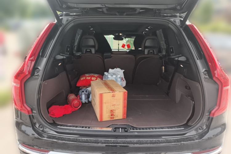 Used Volvo XC90 2023 B6 Zhiyi Luxury Edition 7-Seater Trunk
