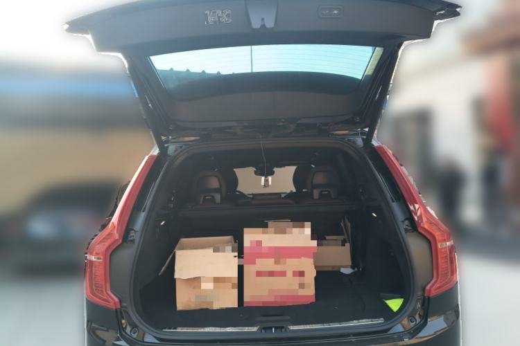 Used Volvo XC90 2023 B6 Zhiyi Luxury Edition 7-Seater Trunk